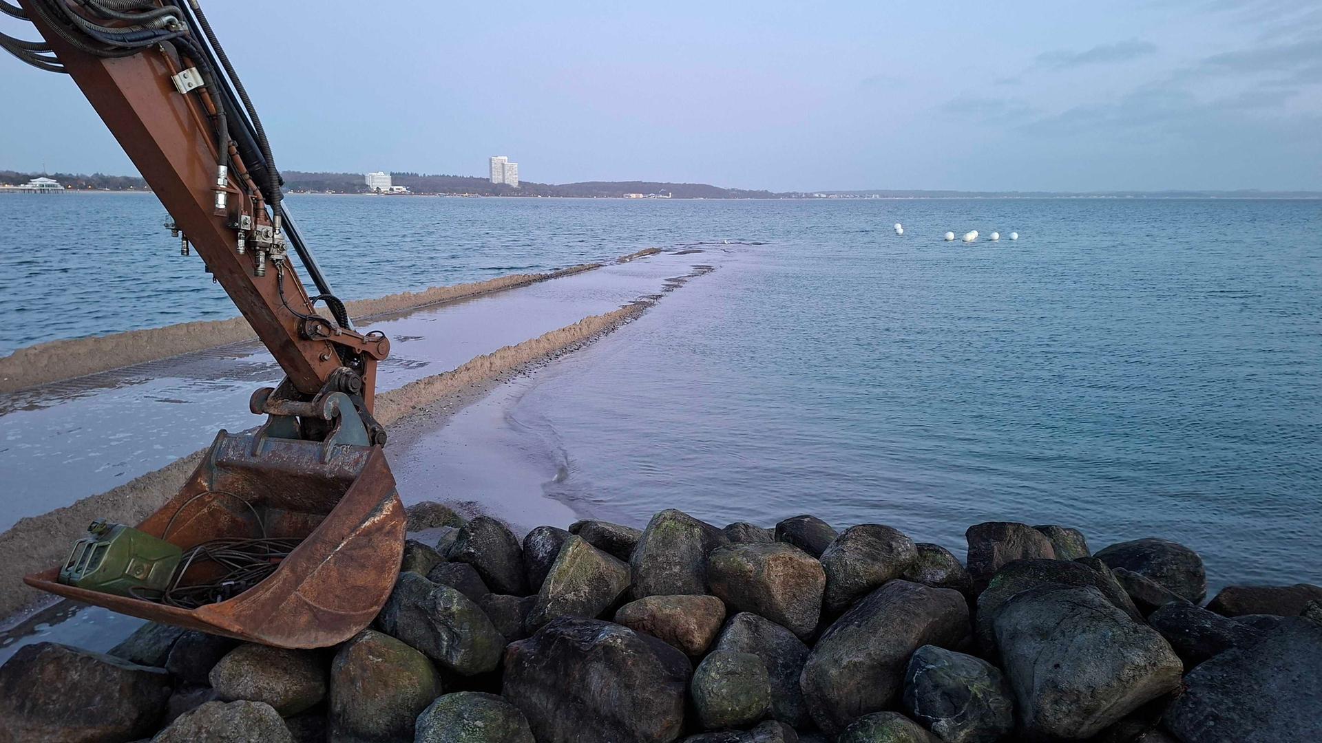 Timmendorfer Strand: Blick auf die Ostsee in der Nähe der Stelle, wo ein Buckelwal gestrandet war. Timmendorfer Strand: Blick auf die Ostsee in der Nähe der Stelle, wo ein Buckelwal gestrandet war.