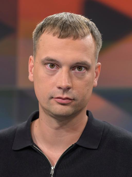 Der Schriftsteller Rapper und Podcaster Hendrik Bolz