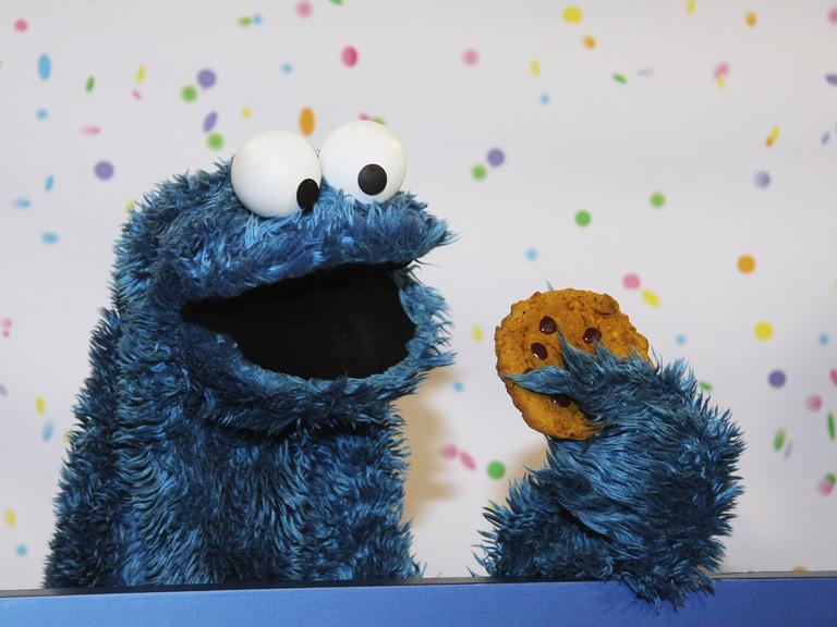 Cookie Monster (Krümelmonster) mit Keks