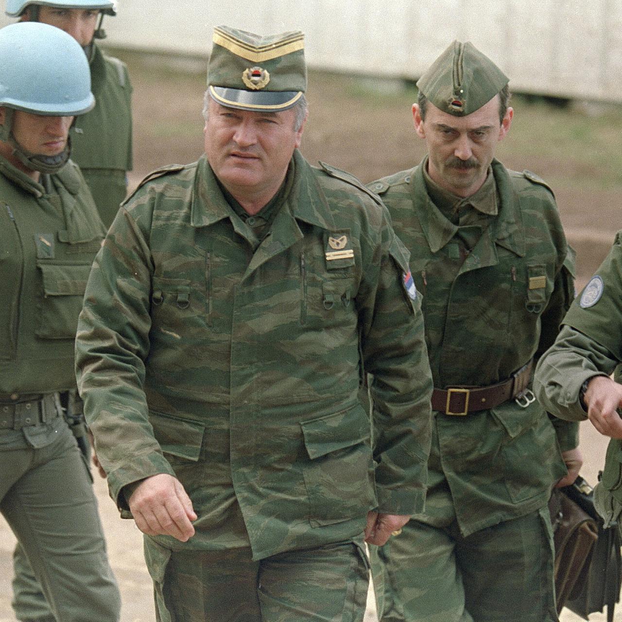 Ratko Mladic im April 1993 als Armeechef, er trägt Uniform.I