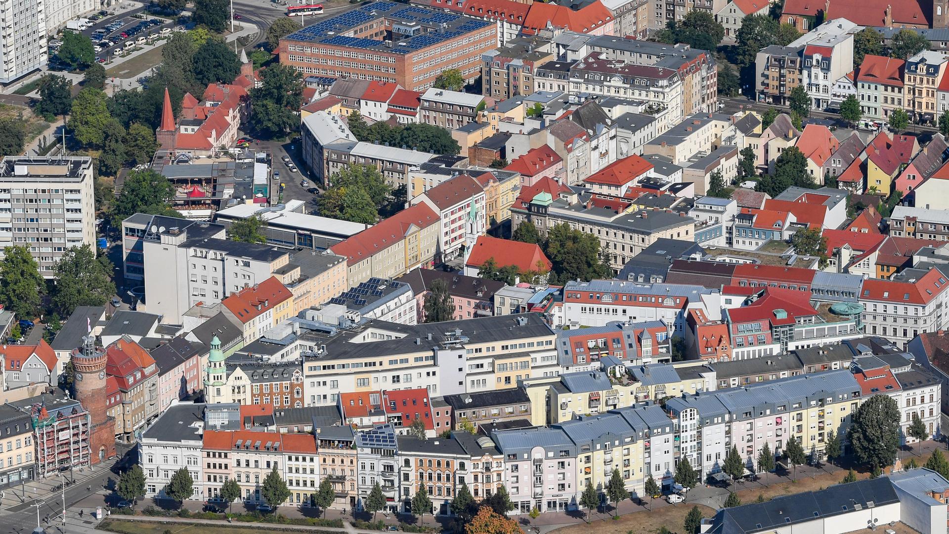 Ansicht der brandenburgischen Stadt Cottbus aus der Luft.