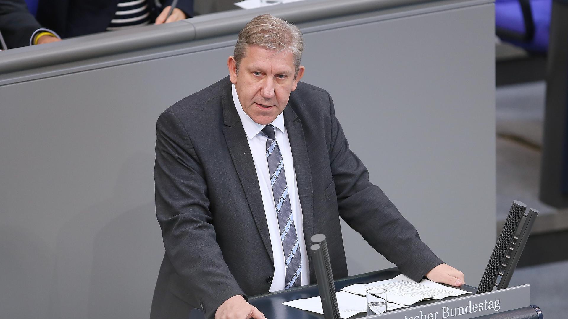 Andreas Schwarz, SPD, spricht im Bundestag.