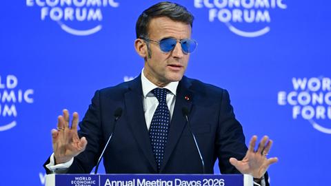Der französische Präsident Emmanuel Macron spricht auf dem Weltwirtschaftsforum in Davos