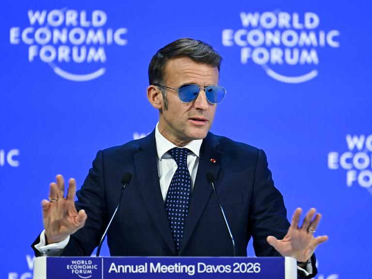 Der französische Präsident Emmanuel Macron spricht auf dem Weltwirtschaftsforum in Davos.