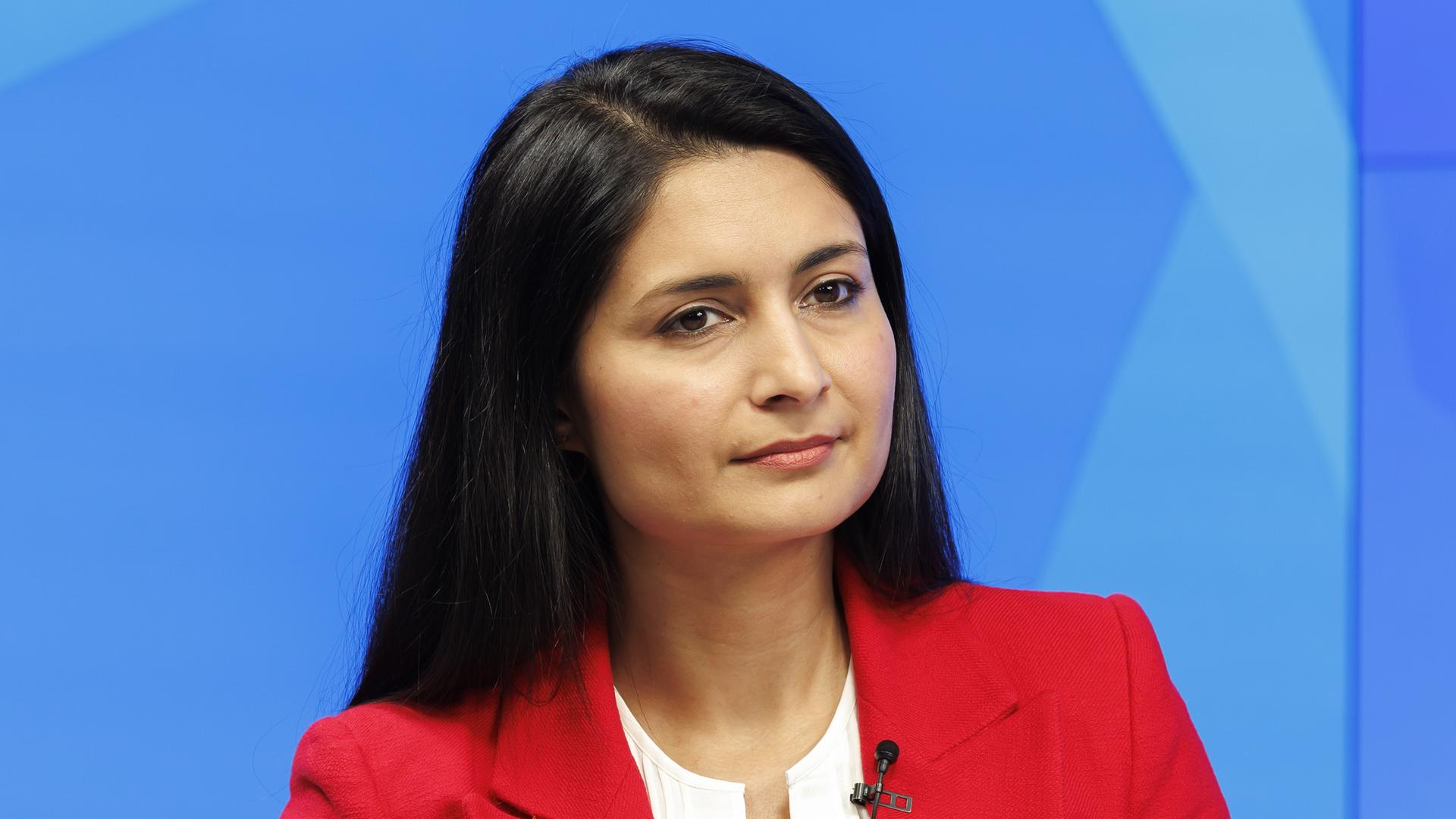 Saadia Zahidi, Geschäftsführerin des Weltwirtschaftsforums im Portrait. Saadia Zahidi, Geschäftsführerin des Weltwirtschaftsforums im Portrait.