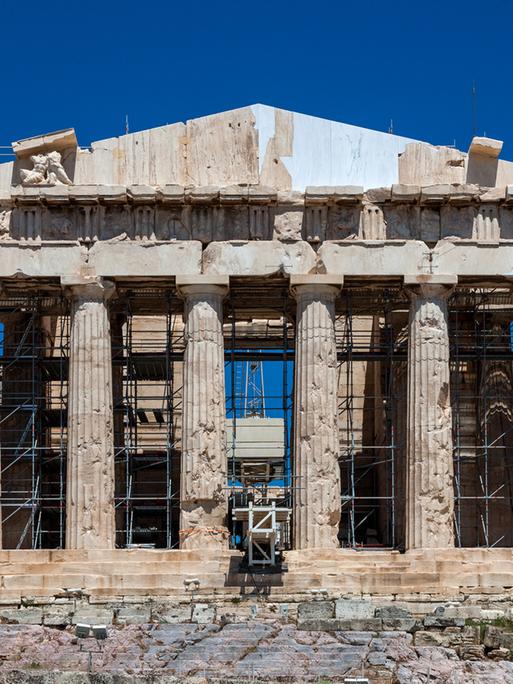 Das undatierte Handout des Kulturministeriums in Athen zeigt den restaurierten westlichen Giebel des Parthenon.