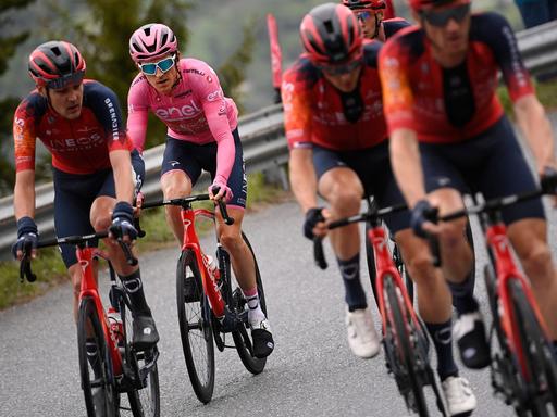 Geraint Thomas bei der 14. Etappe des Giro d'Italia 2023 noch im Rosa-Trikot.