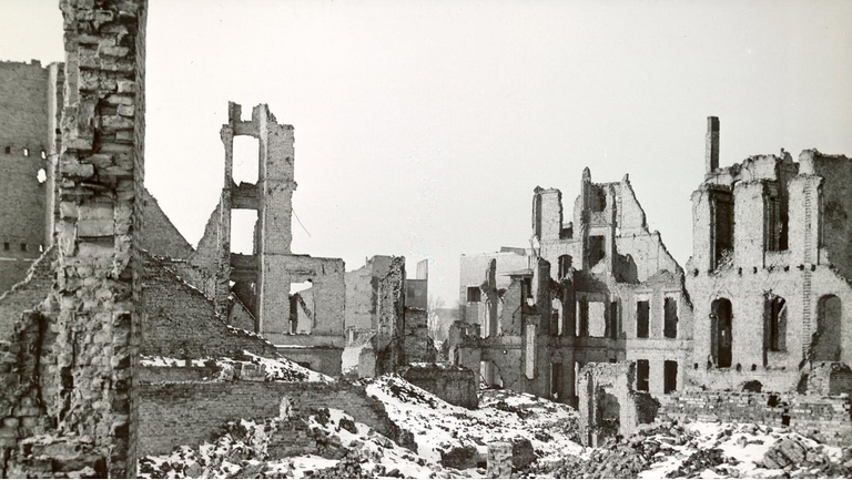 Berlin, Luetzowufer, Ruinen 1945 - Berlin, Banks of Luetzow, Ruins 1945 -