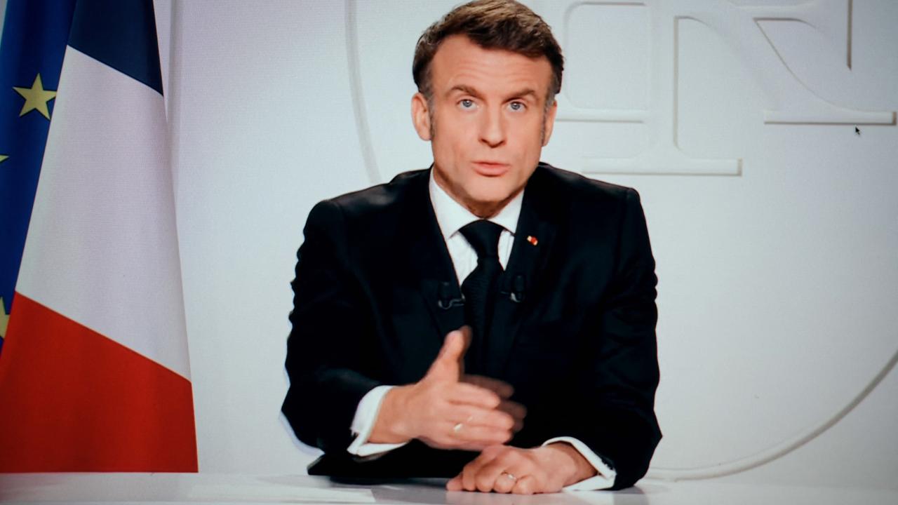 Frankreichs Präsident Emmanuel Macron bei seiner Fernsehansprache.