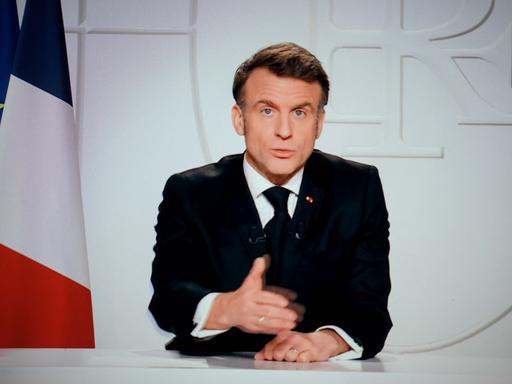 Frankreichs Präsident Emmanuel Macron bei seiner Fernsehansprache.