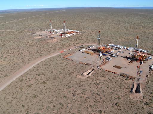 YPF AND CHEVRON SIGN AGREEMENT TO JOINTLY EXPLOIT IN ARGENTINA epa03789835 A handout photo released by YPF oil company on 16 July 2013 shows an aerial view of the Vaca Muerta (Dead Cow) Oil Complex, in the Southwest of Argentina on 11 July 2013. The Argentinian state owned YPF Sociedad Anonima (formerly Yacimientos Petroliferos Fiscales - YPF) and the US oil company Chevron on 16 July were reported to have signed an agreement to jointly exploit unconventionaly hydrocarbons in the Vaca Muerta complex. EPA/YPF PRESS OFFICE / HANDOUT HANDOUT EDITORIAL USE ONLY/NO SALES ++