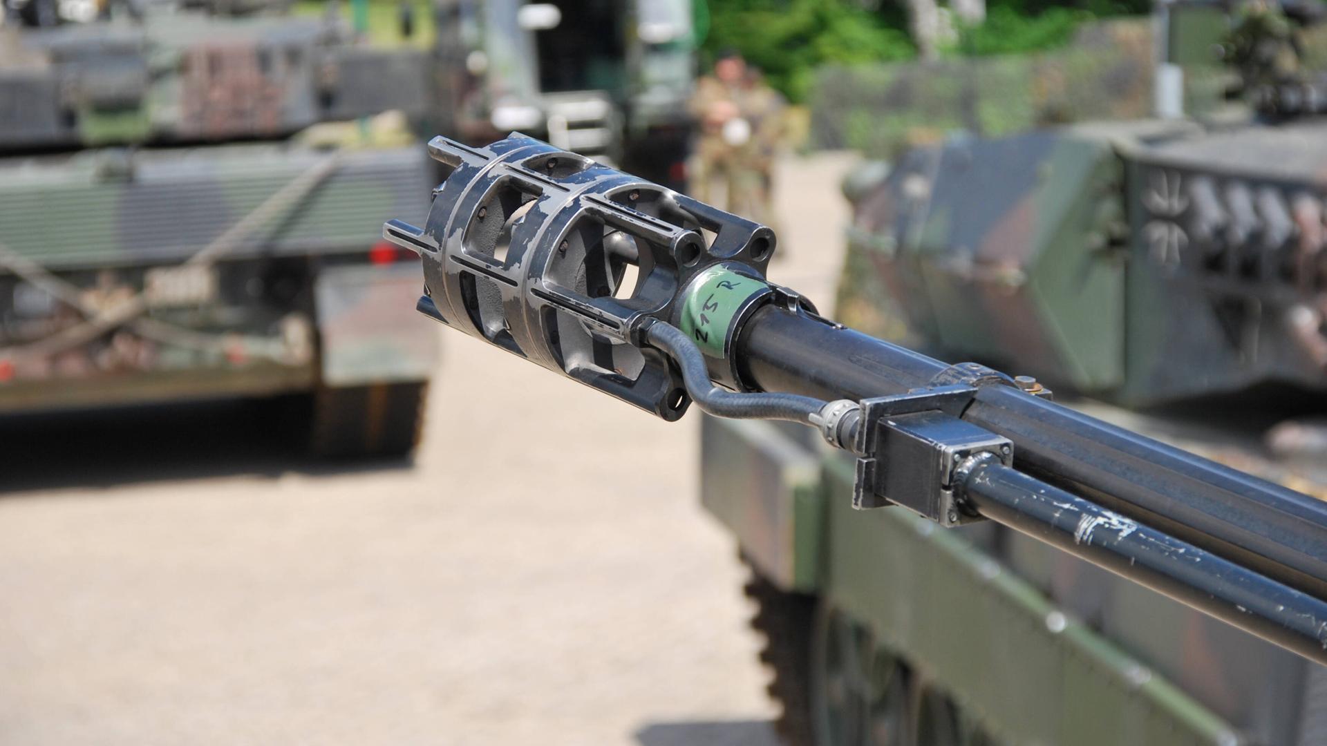 Die Schweiz hat ihr Veto gegen die Lieferung von Munition für den Flugabwehrkanonenpanzer Gepard gegeben - sie beruft sich auf ihre Nationalität. Deutschland will die Panzer an die Ukraine liefern.