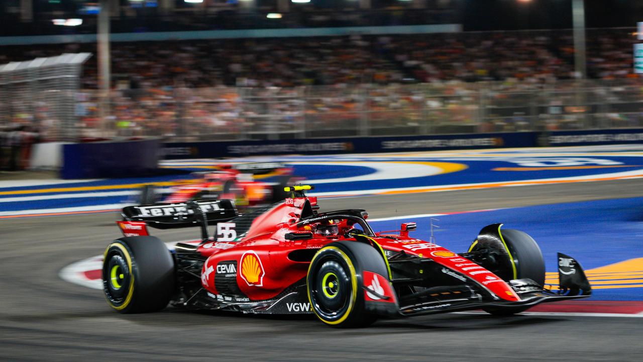 Formel Eins Ferrari Pilot Carlos Sainz Gewinnt Gro en Preis Von Singapur Formel eins ferrari pilot carlos sainz gewinnt gro en preis von singapur