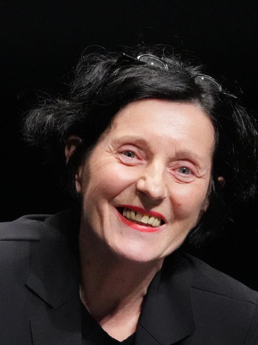 Die Schriftstellerin Herta Müller lacht während des 25. Internationalen Literaturfestivals Berlin (ilb) im Haus der Berliner Festspiele.