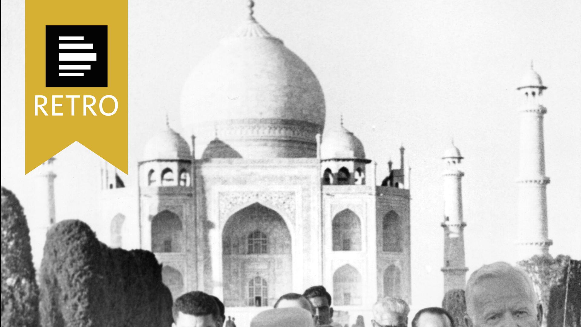 Bundespräsident Heinrich Lübke und seine Frau Wilhelmine besuchten am 29.11.1962 das berühmte Mausoleum Tadsch Mahal in Agra (Indien). Bundespräsident Heinrich Lübke und seine Frau Wilhelmine besuchten am 29.11.1962 das berühmte Mausoleum Tadsch Mahal in Agra (Indien).