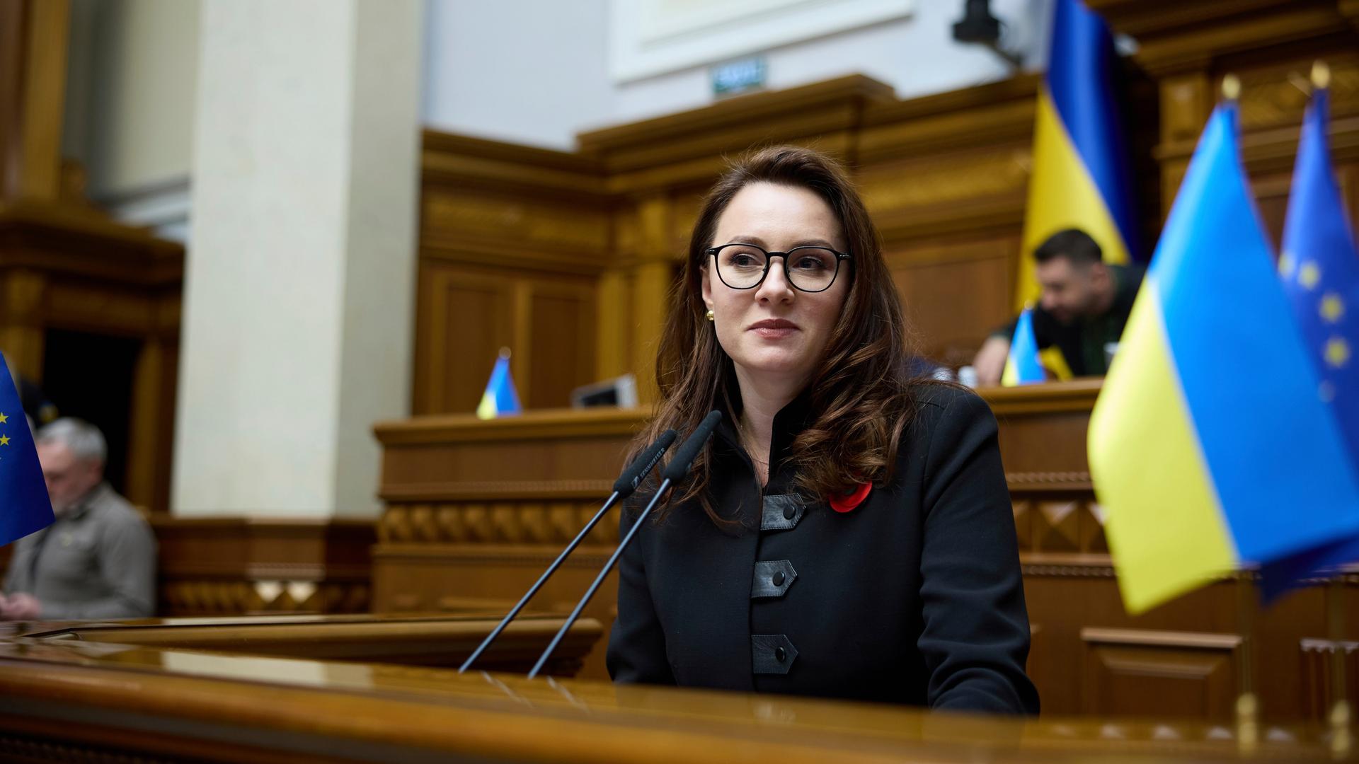 Vizepremierministerin und Wirtschaftsministerin der Ukraine Julia Swyrydenko sitzt in der Werchowna Rada in Kiew, Ukraine. Vizepremierministerin und Wirtschaftsministerin der Ukraine Julia Swyrydenko sitzt in der Werchowna Rada in Kiew, Ukraine.