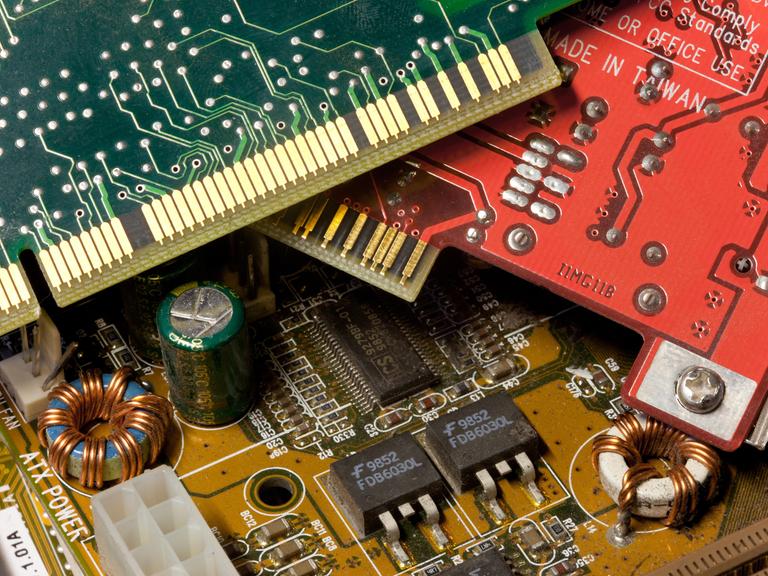 Alte Computerplatinen.