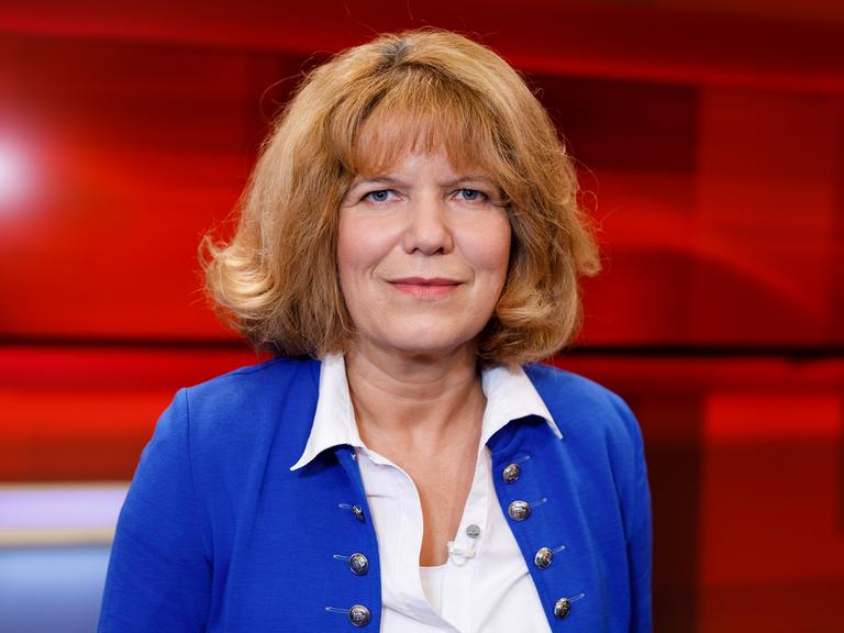 Petra Pinzler in der ARD-Talkshow 'hart aber fair' im WDR Fernsehstudio A. Köln, 16.09.2019