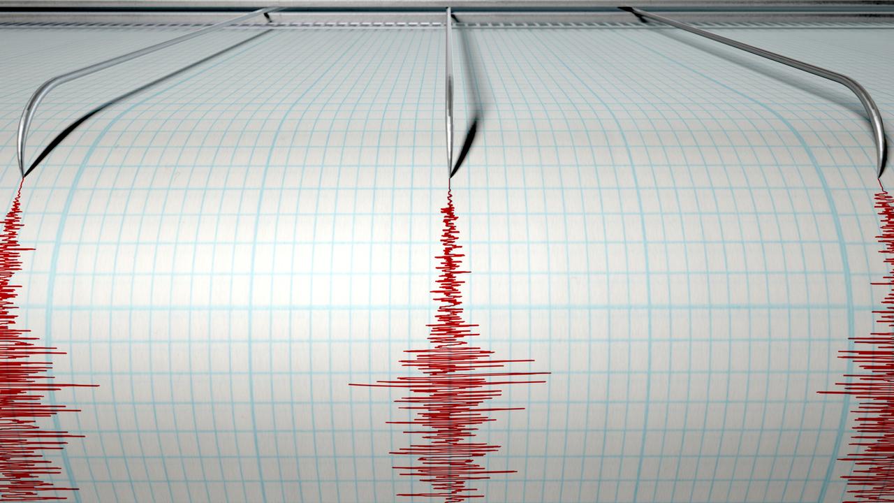 Ein Seismograph zeichnet Erdbebenaktivität auf