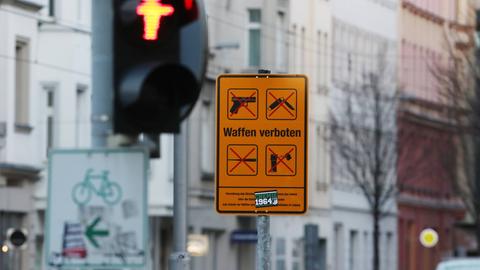 Waffen verboten: Seit 2018 ist die Leipziger Eisenbahnstraße Waffenverbotszone. 