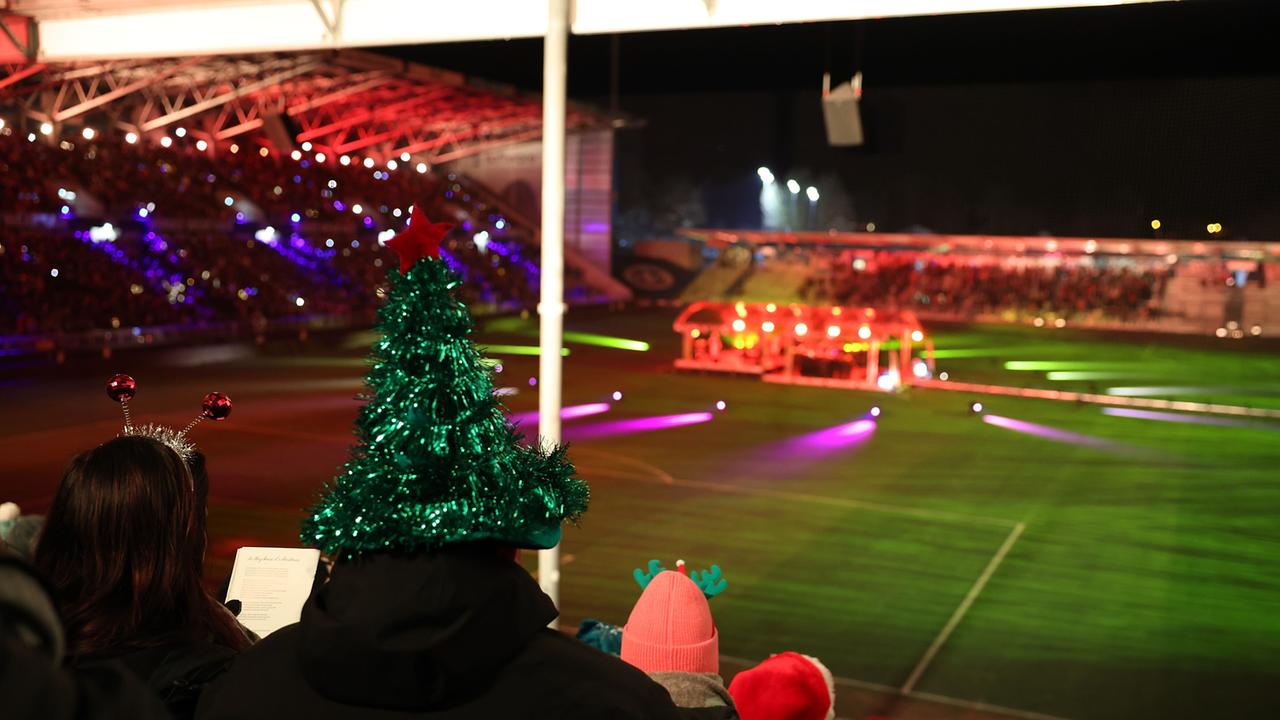 Das große Darmstädter Weihnachtssingen des Darmstadt 98 Stadion GmbH Merck-Stadion am Böllenfalltor. 