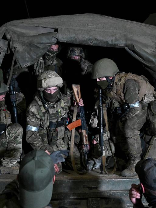 Mitglieder der Söldner-Truppe Wagner in der russischen Stadt Rostow am Don. 