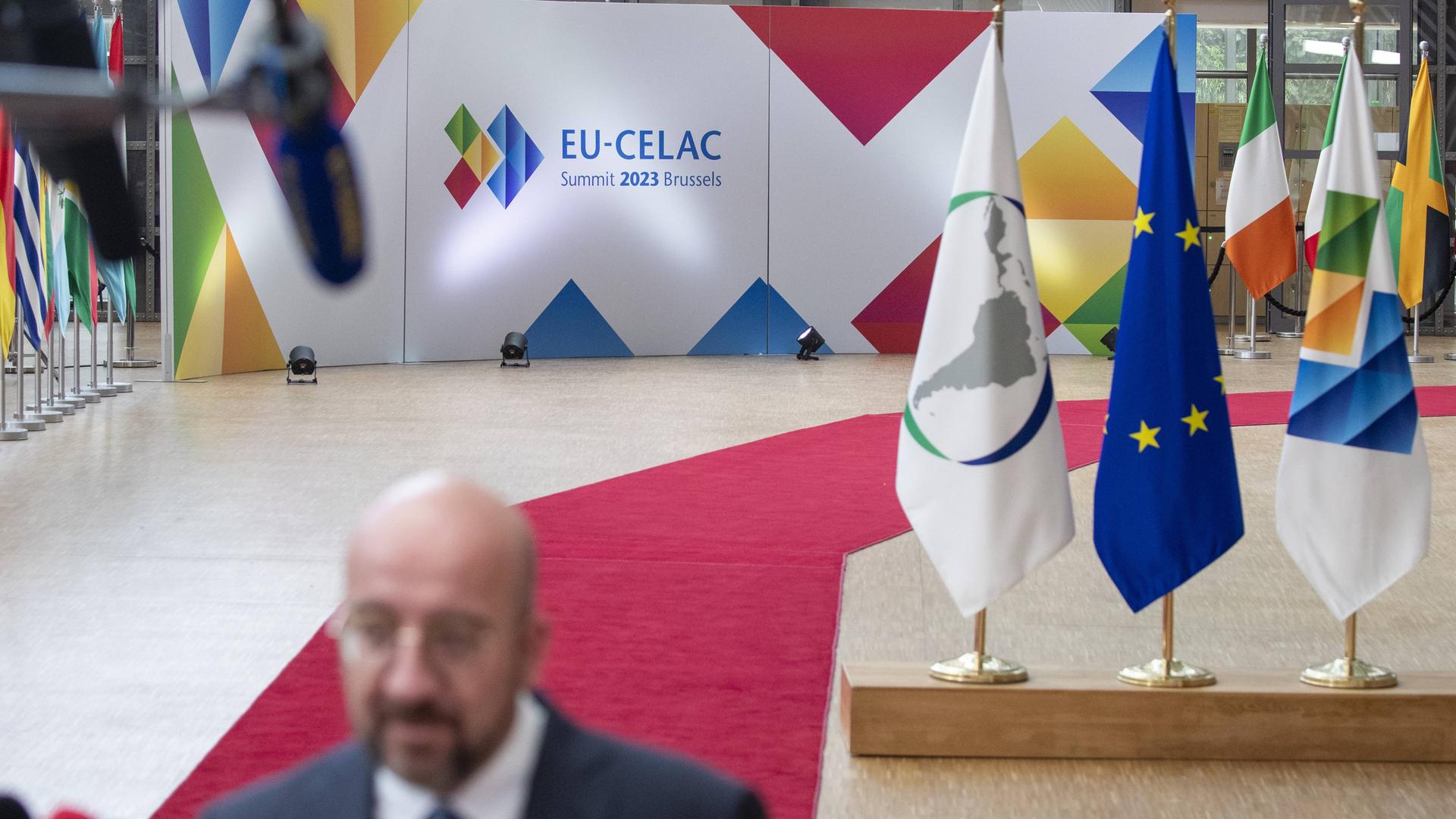 Der Präsident des Europäischen Rates, Charles Michel, trifft zum Gipfeltreffen zwischen der EU und der CELAC - Gemeinschaft lateinamerikanischer und karibischer Staaten - in Brüssel ein. Der Präsident des Europäischen Rates, Charles Michel, trifft zum Gipfeltreffen zwischen der EU und der CELAC - Gemeinschaft lateinamerikanischer und karibischer Staaten - in Brüssel ein.