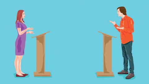 Ein Mann und eine Frau stehen sich in einer Debatte gegenüber.