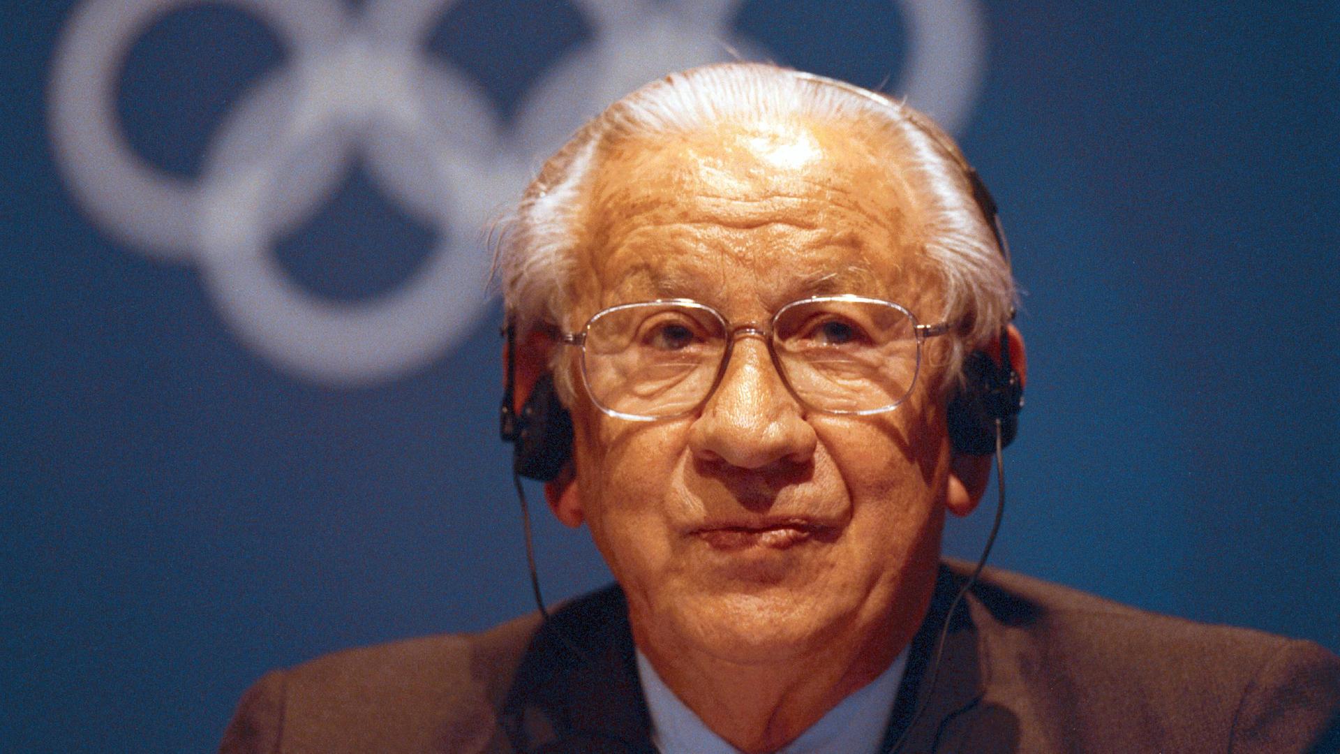 Juan Antonio Samaranch stand insgesamt 21 Jahre lang an der Spitze des Internationalen Olympischen Komitees. Juan Antonio Samaranch stand insgesamt 21 Jahre lang an der Spitze des Internationalen Olympischen Komitees.