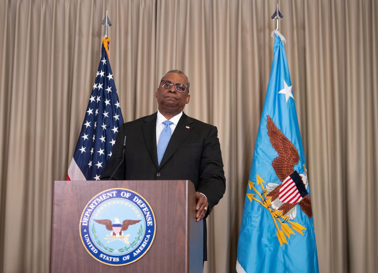 Lloyd Austin, US-Verteidigungsminister, äußert sich auf dem US-Luftwaffenstützpunkt Ramstein