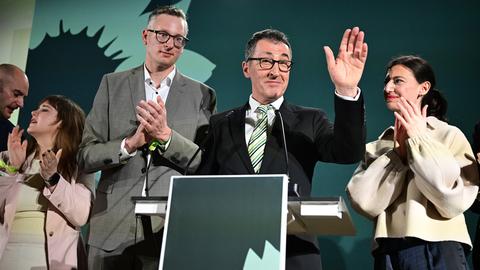 Der grüne Spitzenkandidat bei der Landtagswahl in Baden-Württemberg, Cem Özdemir am Wahlabend 