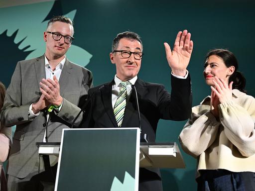 Der grüne Spitzenkandidat bei der Landtagswahl in Baden-Württemberg, Cem Özdemir am Wahlabend 