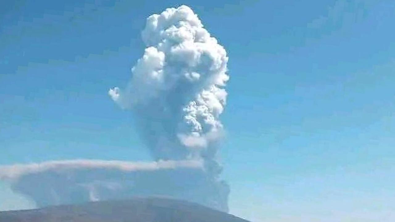 Ausbruch des Vulkans Hayli Gubbi in der äthiopischen Region Afar. Asche wird aufgewirbelt.