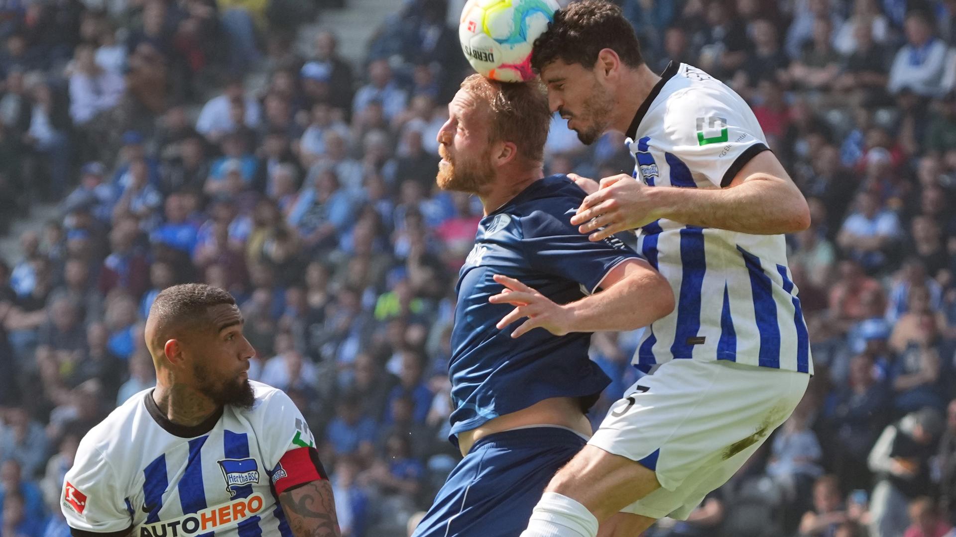 Fußball-Bundesliga - Hertha BSC steigt ab - weiter Hoffnung für Schalke