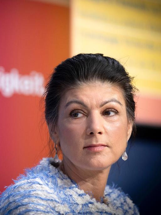 Sahra Wagenknecht während einer Pressekonferenz zur Einreichung der Wahlprüfungsbeschwerde der Partei BSW beim Bundesverfassungsgericht.