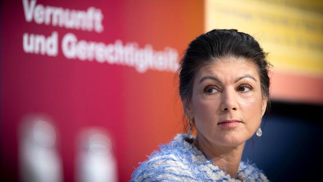 Sahra Wagenknecht während einer Pressekonferenz zur Einreichung der Wahlprüfungsbeschwerde der Partei BSW beim Bundesverfassungsgericht.