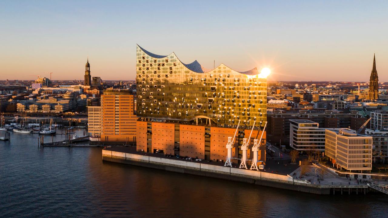 News Bilder des Tages Hamburg 2021 Hamburg 2021 Elbphilharmonie, Elphie, Stadtpanorama, Skyline JuergenxTap *** Hamburg