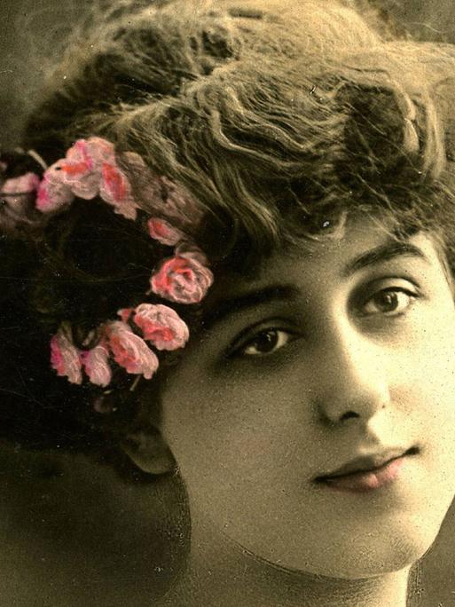 Nach dem plötzlichen Tod der Geliebten thematisiert Marcel Proust Kummer und Leid. Zu sehen: Porträt der französischen Schauspielerin Gabrielle Robinne (18861980) um 1905