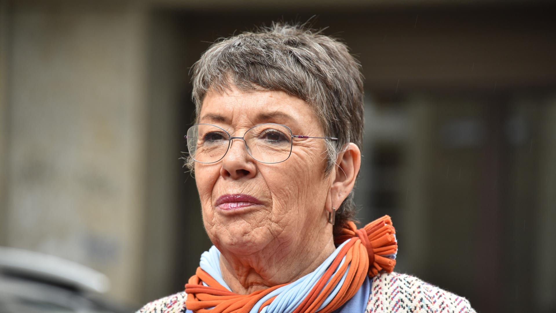 Das Porträt einer grauhaarigen Frau mit Brille. Es ist Barbara Schock-Werner. Das Porträt einer grauhaarigen Frau mit Brille. Es ist Barbara Schock-Werner.
