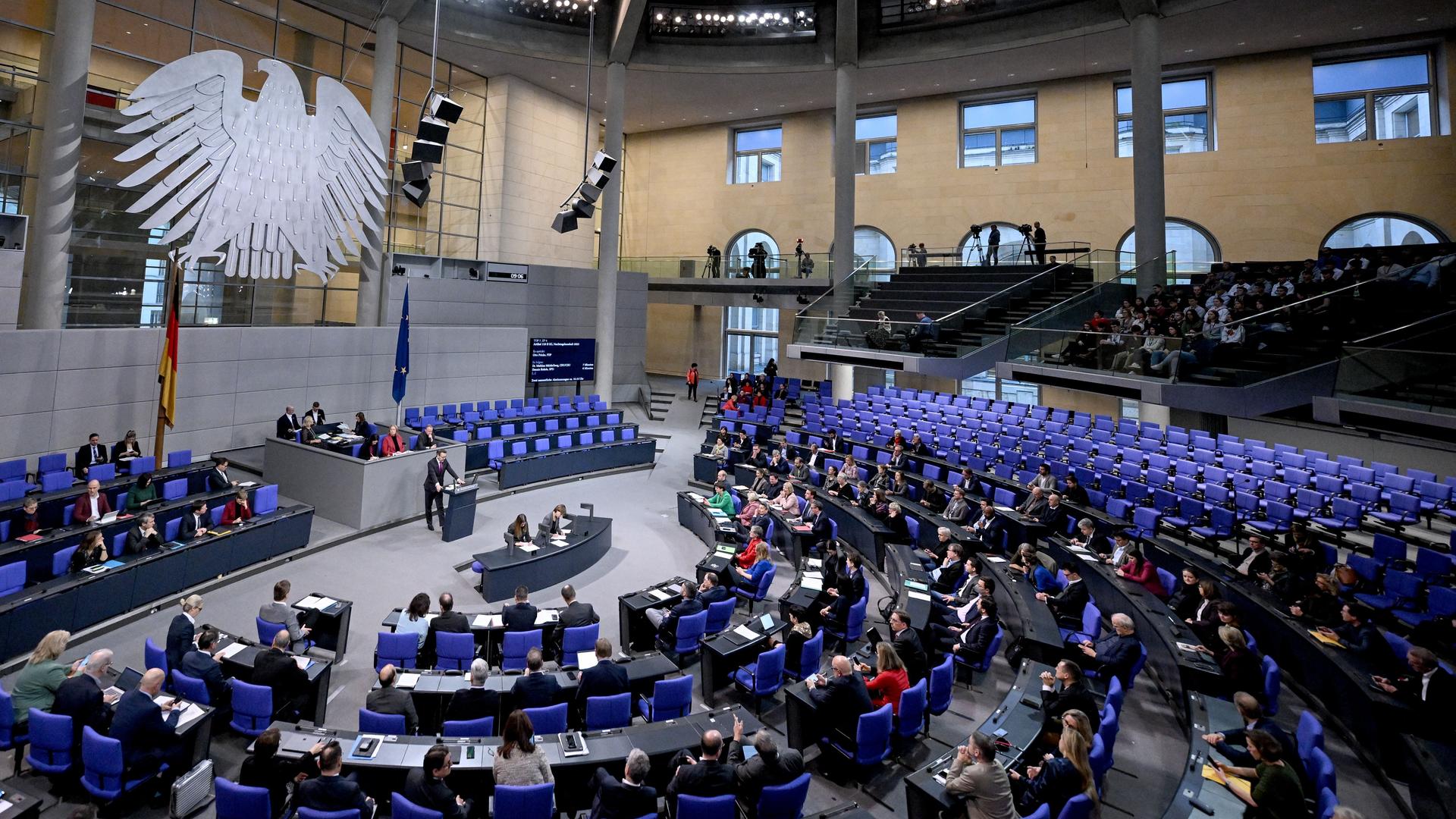 Bundestag und Bundesrat - Zahlreiche Gesetze veraschiedet: Haushalt ...