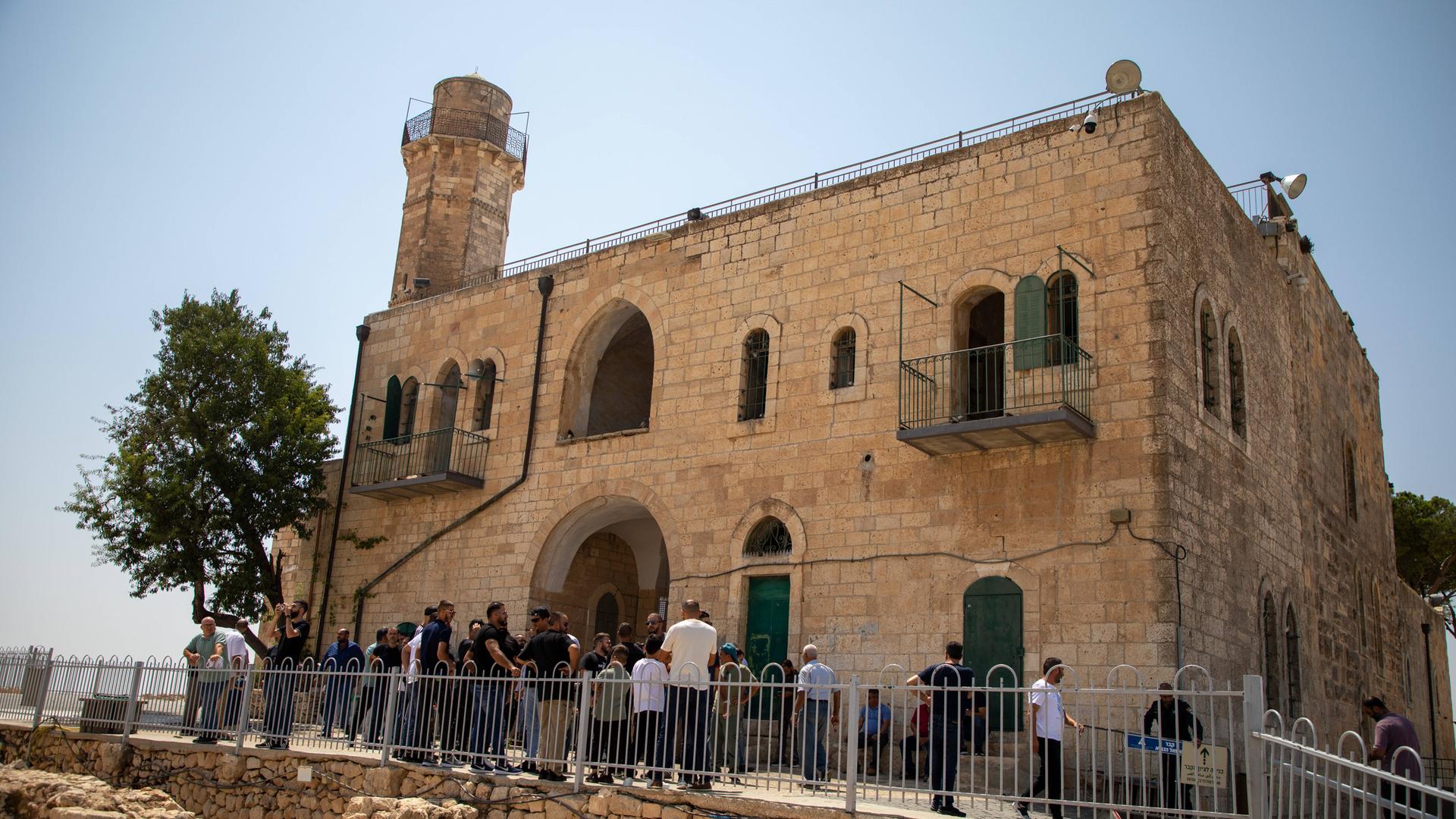 Die Moschee mit der als Grab des Propheten Samuel verehrten Stätte