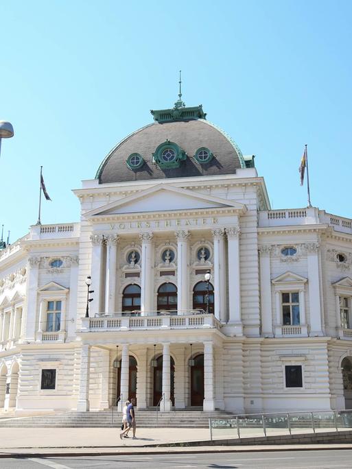 Das Volkstheater in Wien am Arthur Schnitzler Platz 1 zwischen Burg- und Neustiftgasse Das Volkstheater in Wien am Arthur Schnitzler Platz 1 zwischen Burg- und Neustiftgasse