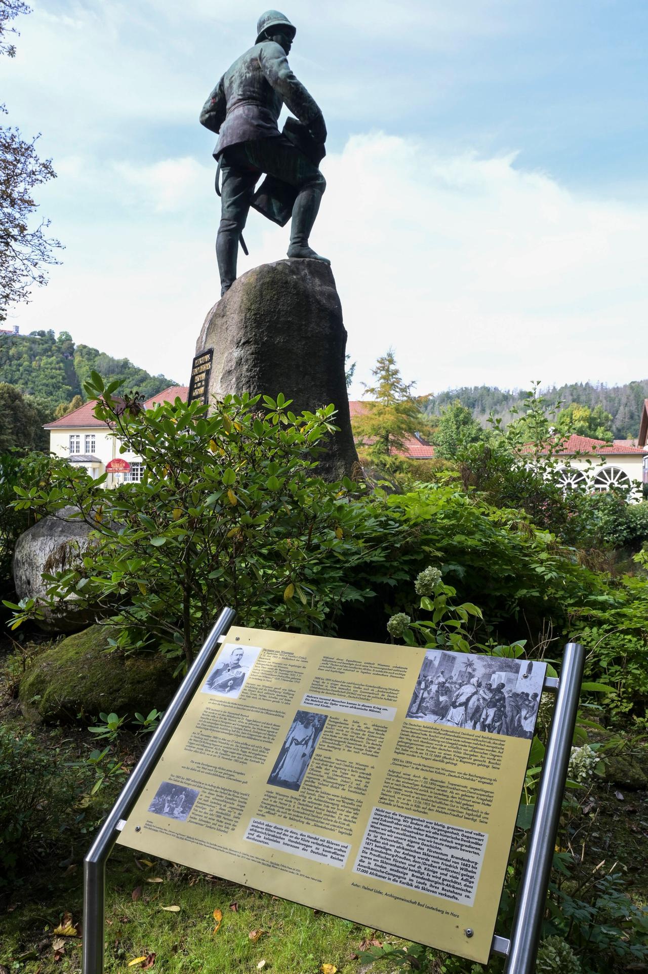 Denkmal für Herrmann von Wissmann am Kurhaus Bad Lauterberg, Harz Denkmal für Herrmann von Wissmann am Kurhaus Bad Lauterberg, Harz