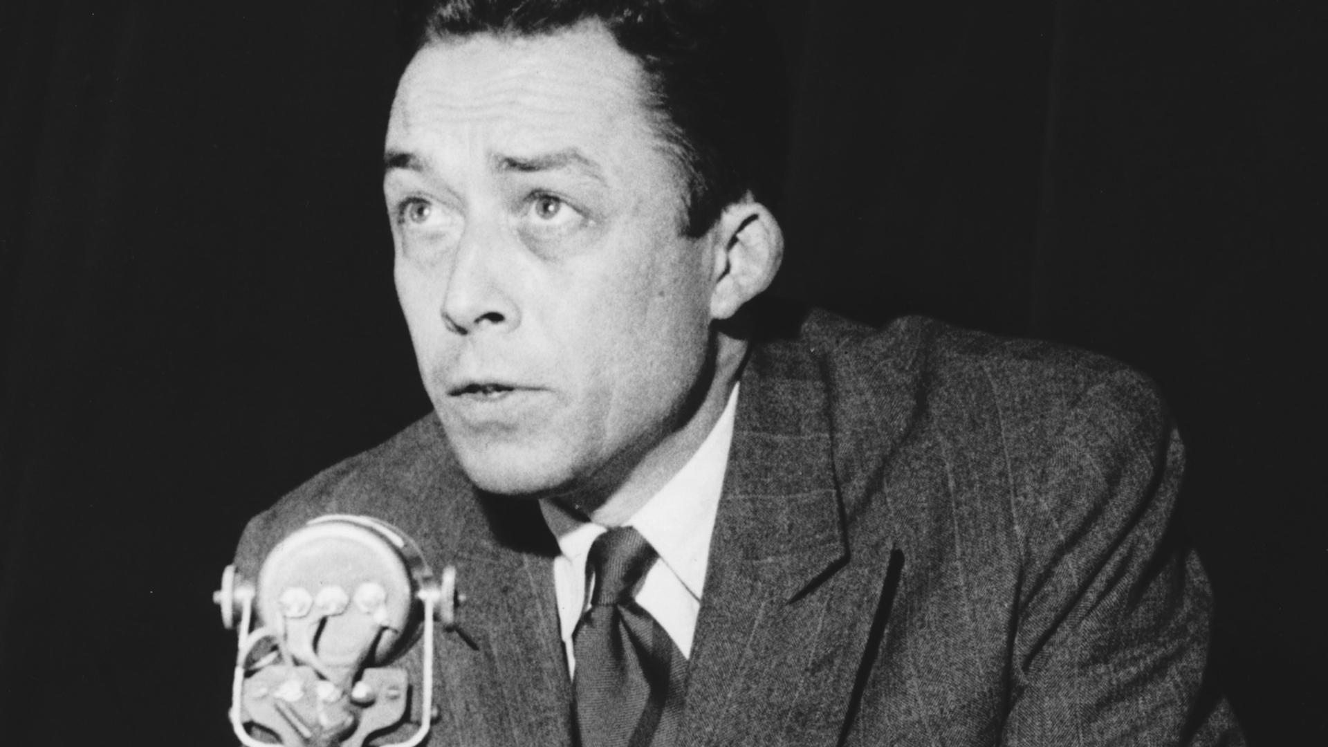 Der franzözische Schriftsteller Albert Camus. Der franzözische Schriftsteller Albert Camus.