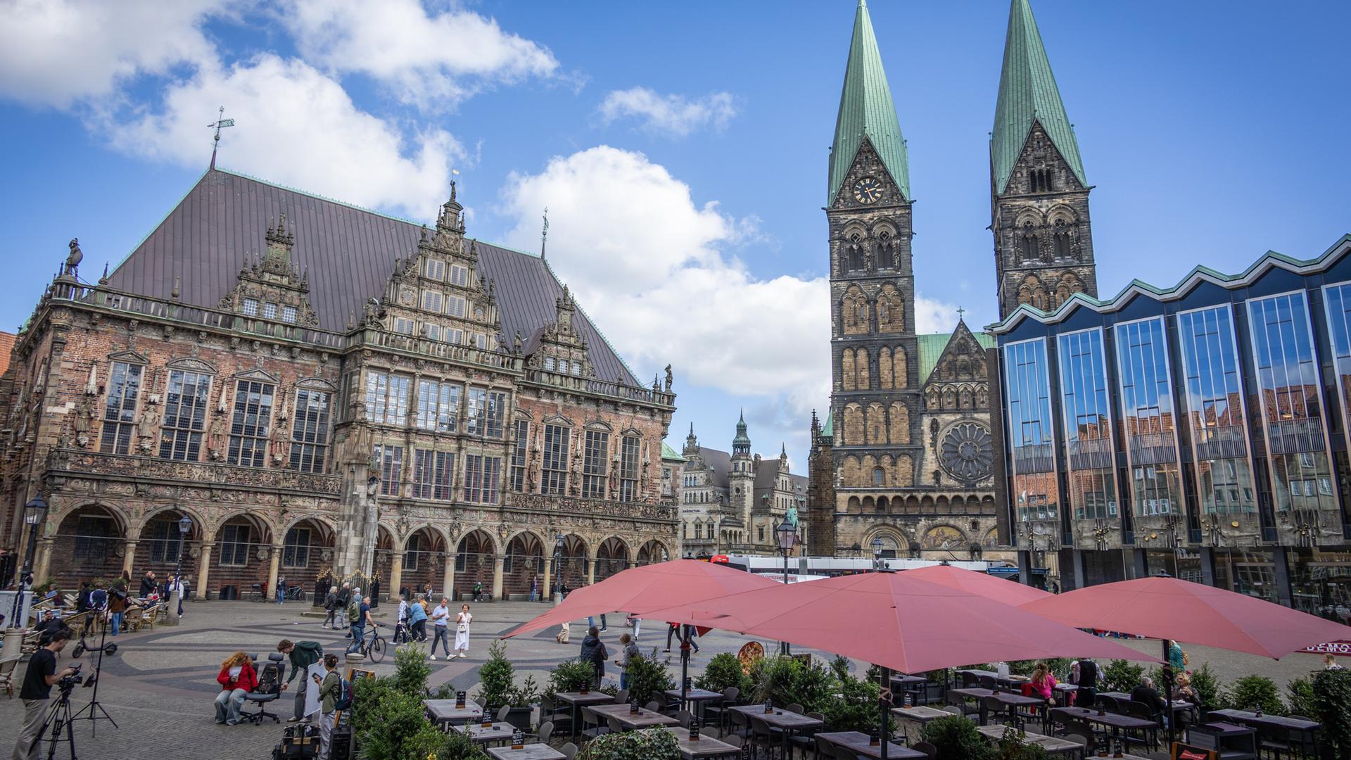 Der Bremer Marktplatz mit Rathaus und Bürgerschaft