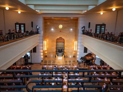 Bundeskanzler Friedrich Merz (CDU), nimmt an einem Festakt zur Wiederherstellung der Synagoge Reichenbachstraße teil. Nach jahrelanger Restaurierung wird die Synagoge in der Münchner Reichenbachstraße wieder eröffnet.
