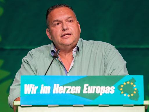 Romeo Franz spricht bei der Landesdelegiertenversammlung von Bündnis 90/Die Grünen. 