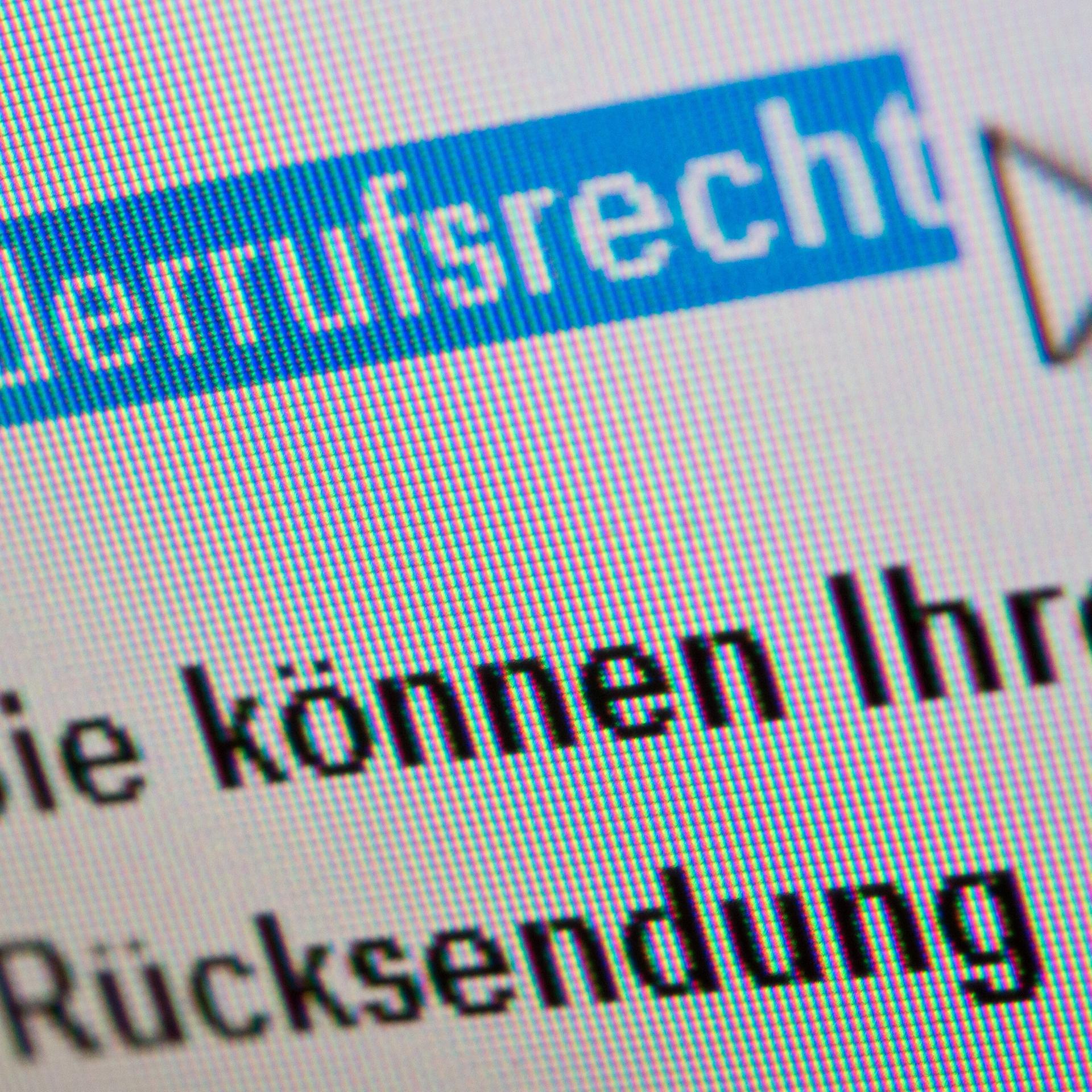 Das Wort "Widerrufsrecht" ist auf einem Computermonitor als Teil einer Widerrufsbelehrung eines Online-Händlers markiert.