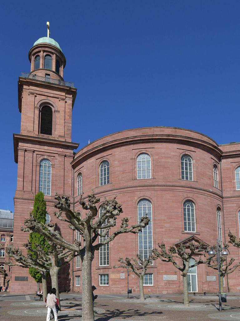 Blick auf Paulskirche und Paulsplatz in Frankfurt am Main