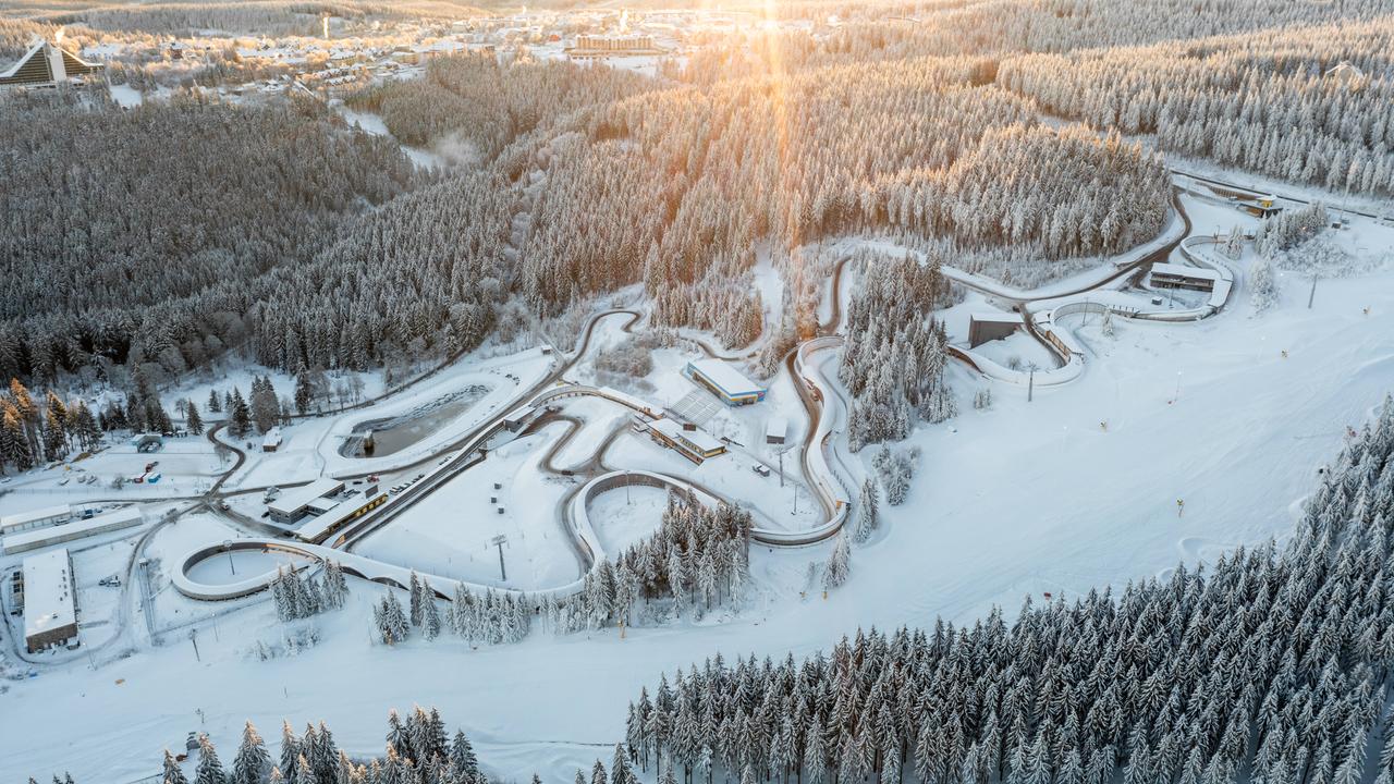 Die Wintersportstätten in Oberhof sind 2023 Schauplatz der Biathlon- und Rennrodel-WM.